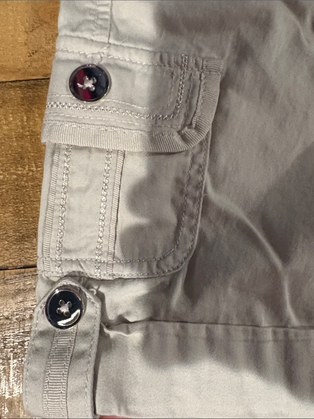 White House Black Market Cream Cargo Bermuda Shorts - Picture 3 of 4